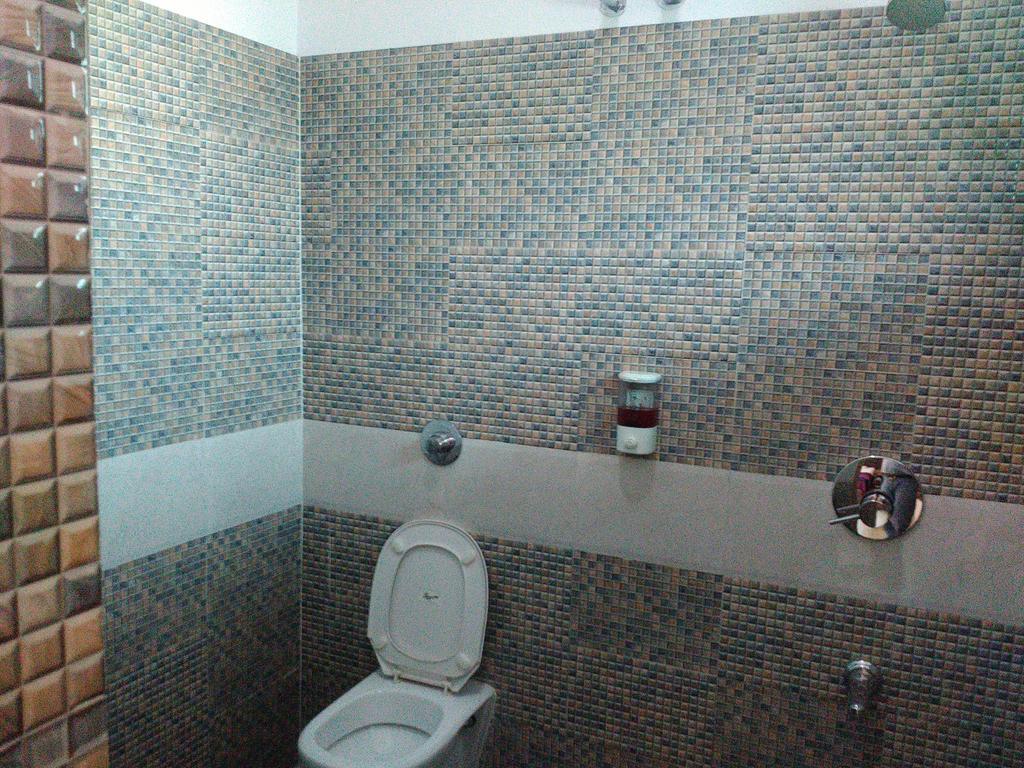 Hotel Ajaya Varanasi Værelse billede