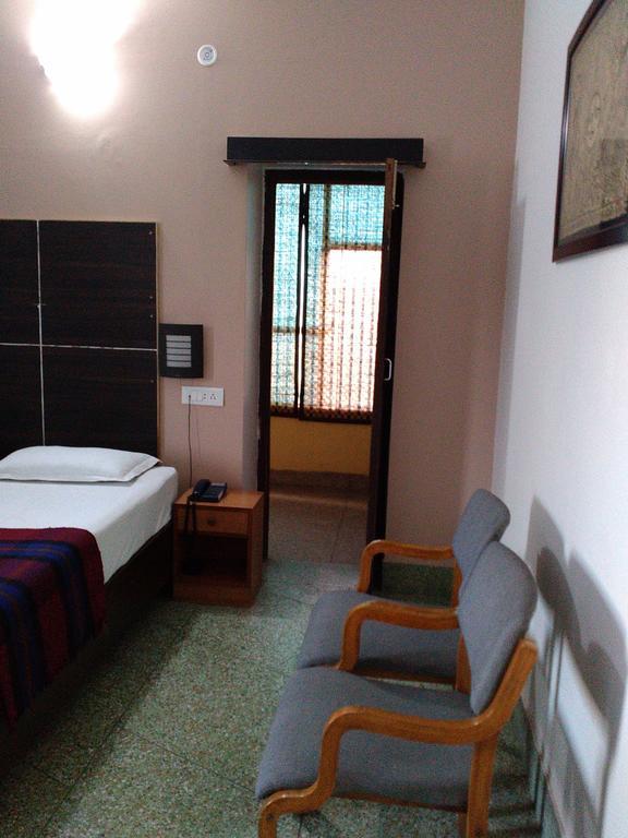 Hotel Ajaya Varanasi Værelse billede