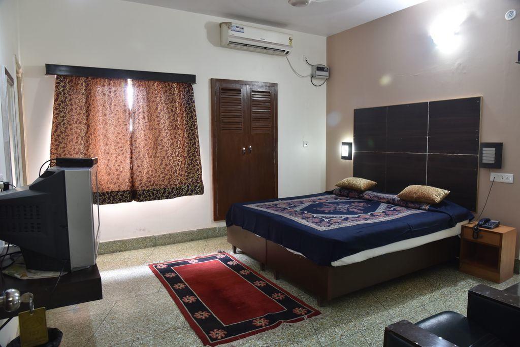 Hotel Ajaya Varanasi Værelse billede